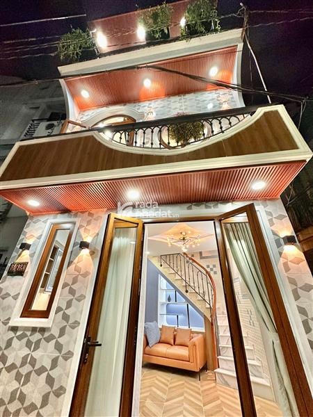 NHÀ GIÁ RẺ THÍCH QUẢNG ĐỨC, PHÚ NHUẬN, 4 TẦNG MỚI Ở NGAY. GIẢM 300TR CHỈ CÒN 4.9T TL