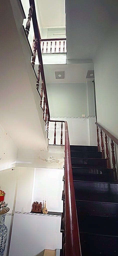 Bán nhà đường hương lộ 80 giá chỉ hơn  6 tỷ 100 M2 