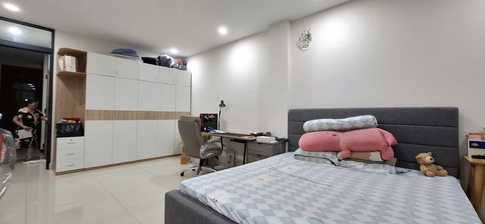 Bán Nhà CHDV Nguyễn Tư Nghiêm , 5 Tầng Đẹp Bề Thế , Đường Có Lề vỉa Hè đầy đủ - Quận 2
