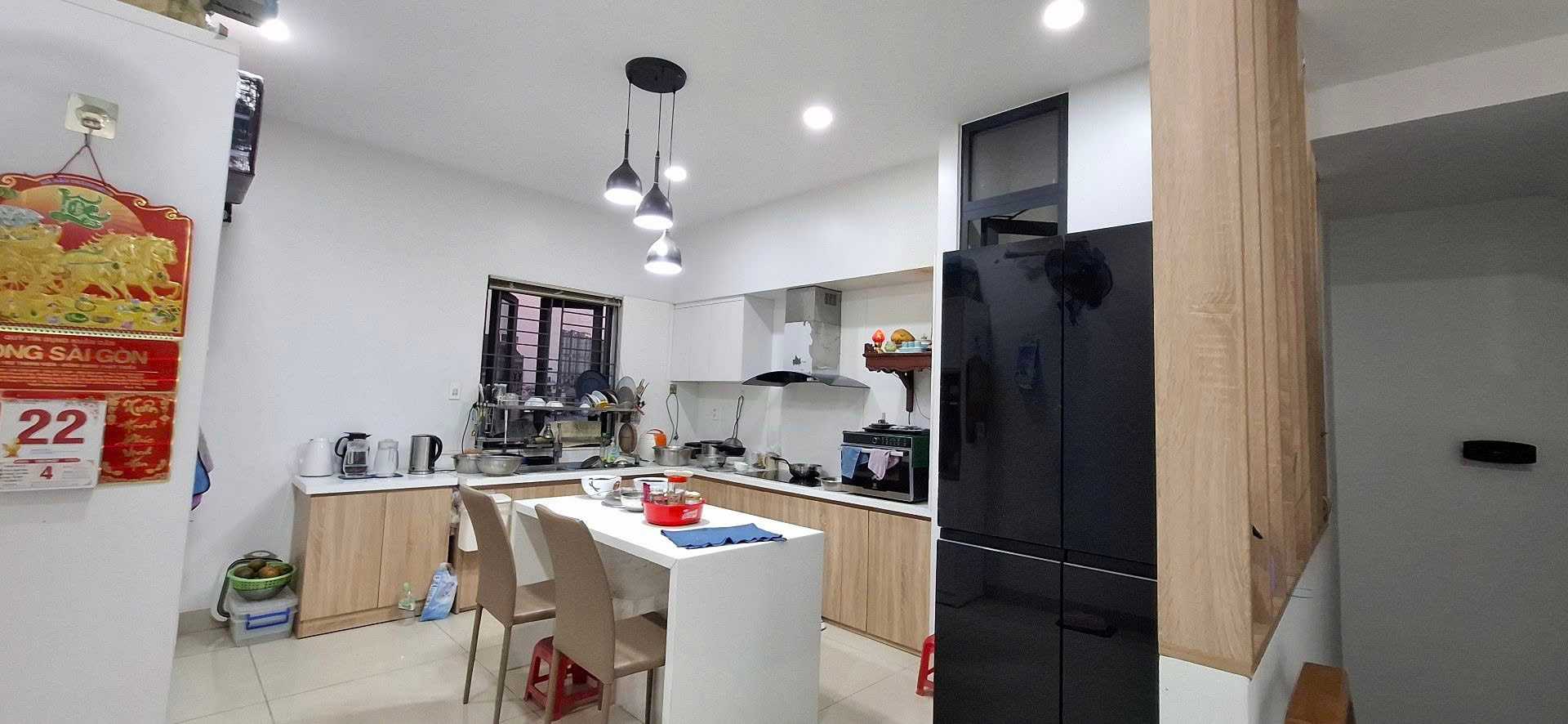 Bán Nhà CHDV Nguyễn Tư Nghiêm , 5 Tầng Đẹp Bề Thế , Đường Có Lề vỉa Hè đầy đủ - Quận 2