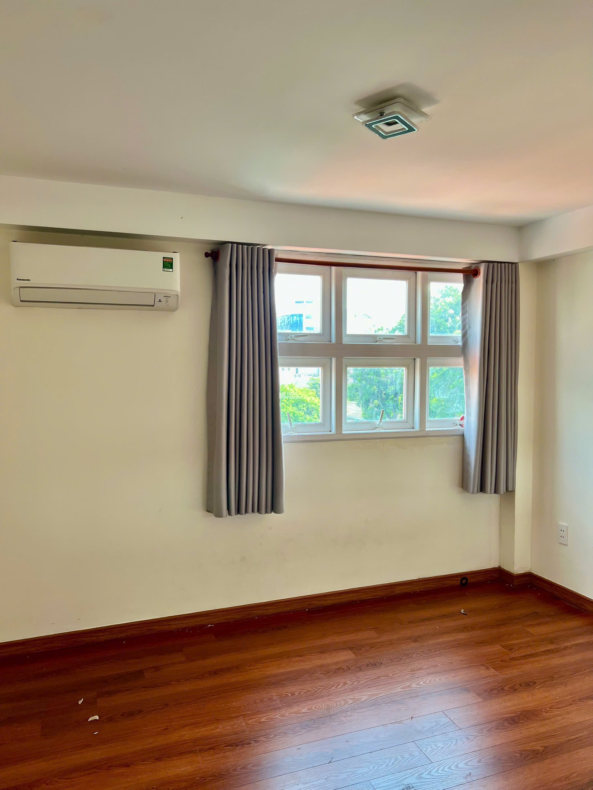 Bán Nhà HXH ở CMT8, Tân Bình -  DT 3.7 x 12.5m - Nhà 4 tầng đẹp, giá tốt chỉ 11 tỷ TL