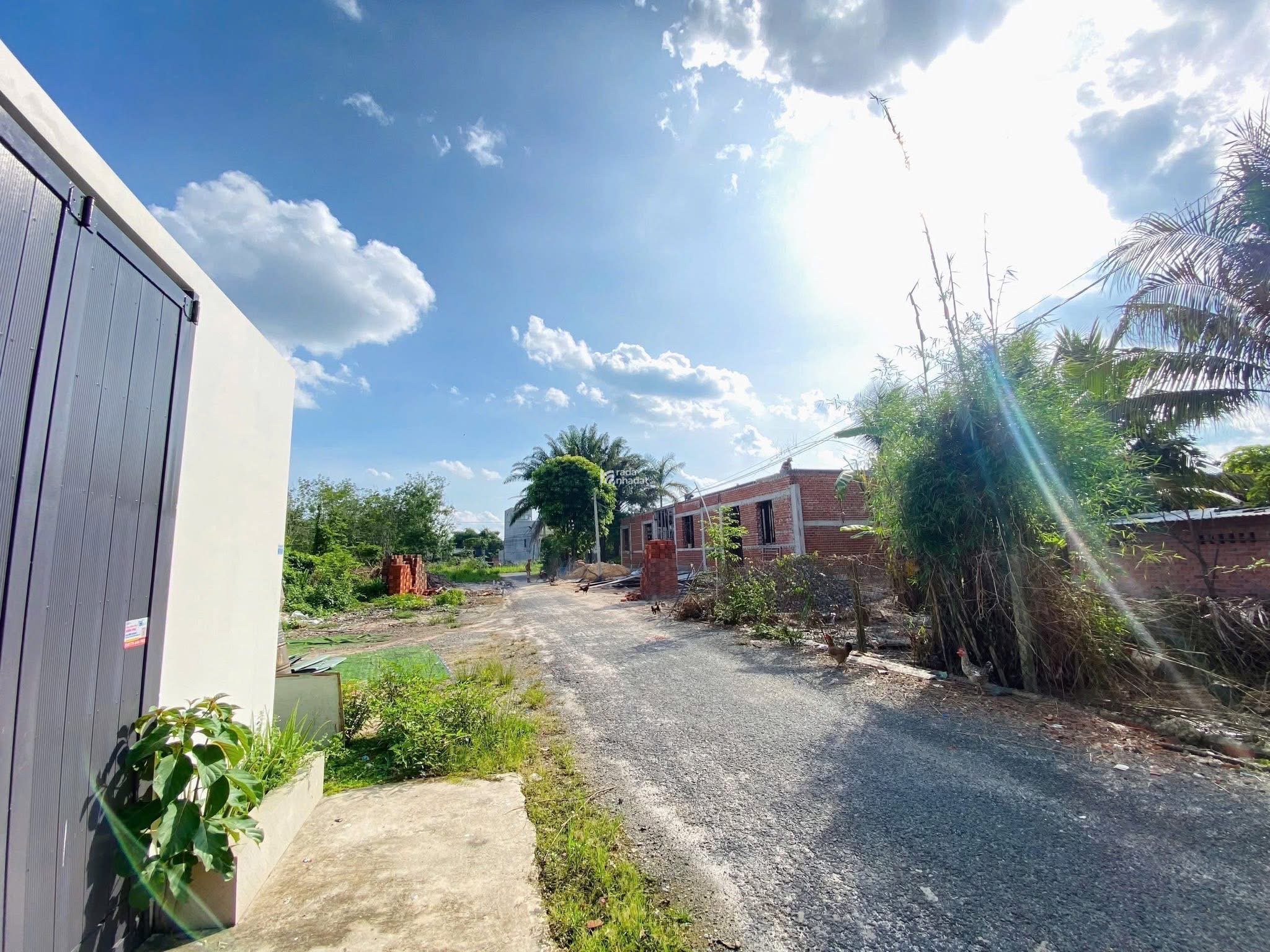 cô gái nghèo bán đất dân có sẵn 100m thổ cư