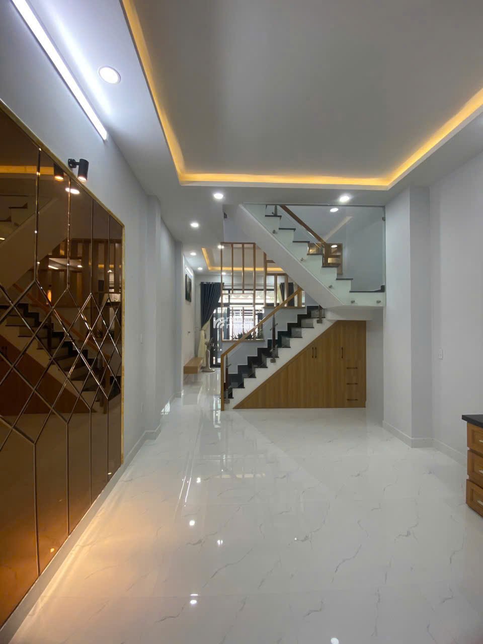 NHÀ 1 TRỆT 1 LẦU - TL15, GẦN NGÃ TƯ GA - XE HƠI ĐẬU CỬA