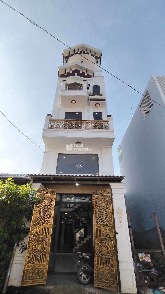 Nhà mặt tiền  đường 8m xe ôtô tránh nhau,  -Kết cấu: Nhà 4 tầng mới xây ,ganAeon Mail Tân Phú chỉ k