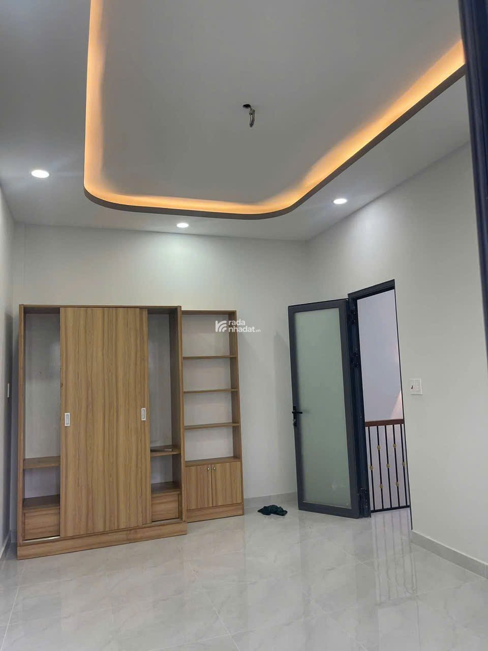 Hẻm xe hơi - Nhỉnh 4 tỷ - Nhà mới 2 tầng 44,6m2 - Khu dân cư an ninh -  Trung tâm Q9