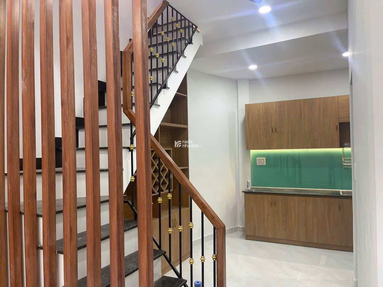 Hẻm xe hơi - Nhỉnh 4 tỷ - Nhà mới 2 tầng 44,6m2 - Khu dân cư an ninh -  Trung tâm Q9