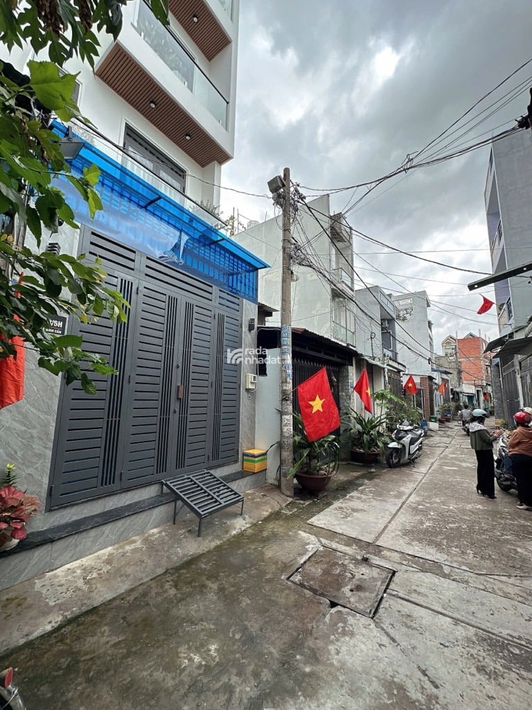 BÁN CĂN HỘ DỊCH VỤ 3 TẦNG SÁT KHU TÊN LỬA 140M2 NGANG KHỦNG 8M THU NHẬP 50TR/TH NHIK 6 TỶ