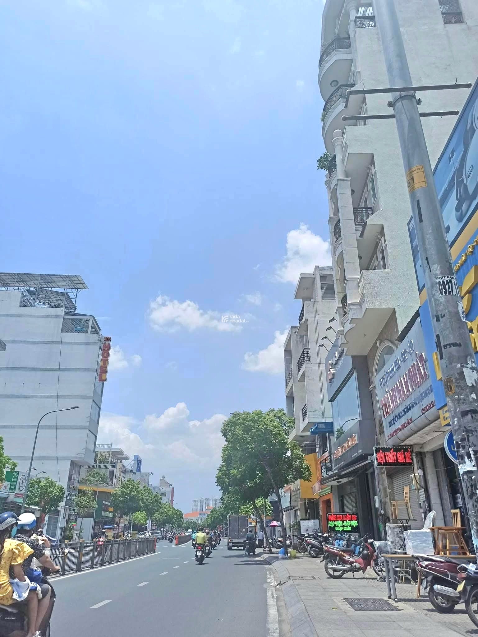 BÁN NHÀ 4 TẦNG THANG MÁY , HXT ,160M2 , NGANG CHUẨN 8M ,CẠNH UBND LŨY BÁN BÍCH