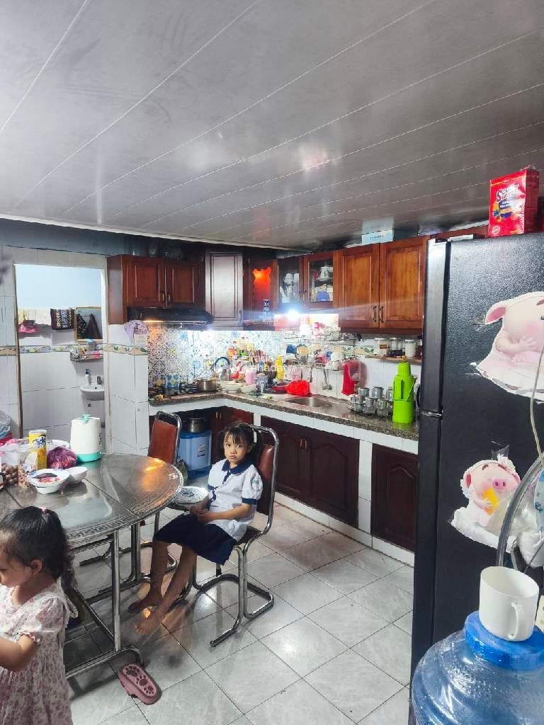 NHÀ 4 TẦNG - MẶT TIỀN ĐƯỜNG CHỢ - SỔ KHÔNG LỘ GIỚI - CHO THUÊ VỈA HÈ 5TR/THÁNG