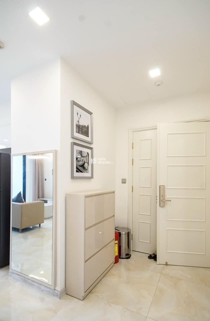 Khách mua đầu tư liên hệ E gấp bán căn 2PN Vinhomes Bason quận 1