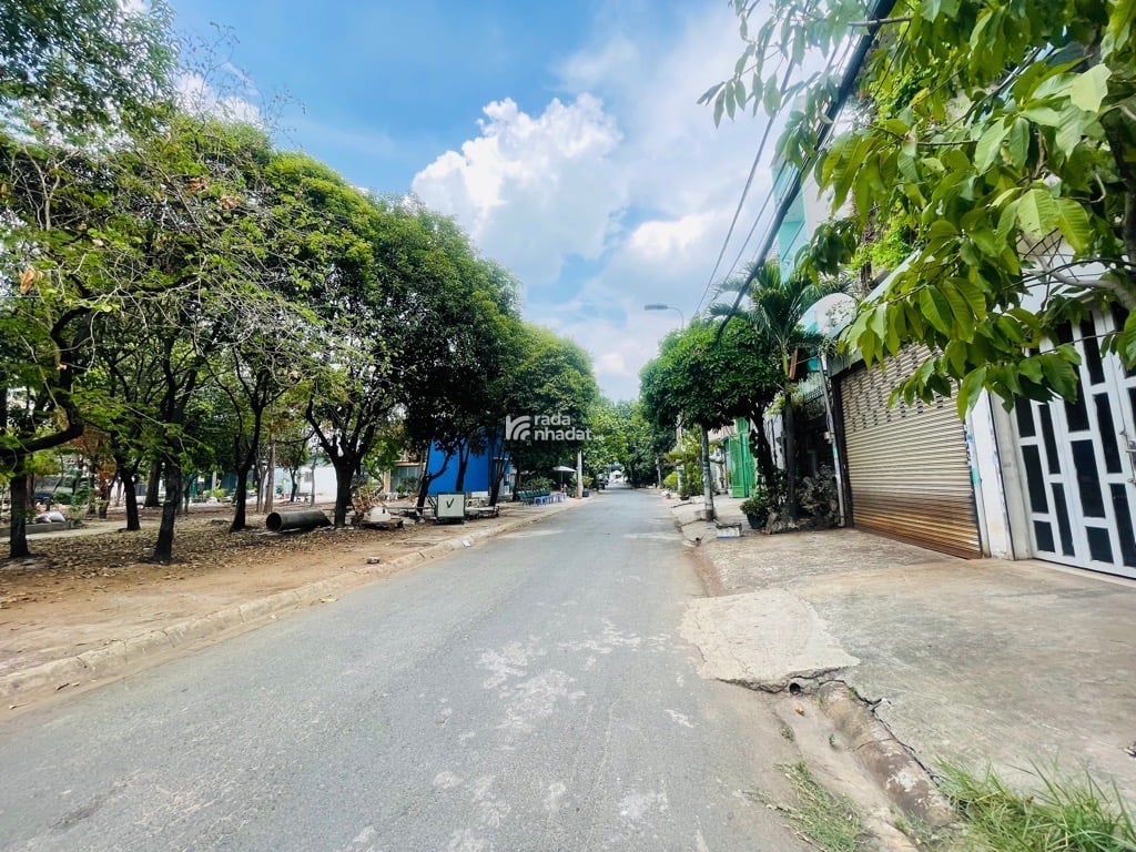 ĐẤT ĐÓN ĐẦU CẦU ĐƯỜNG BÌNH TIÊN!LÔ ĐẤT HẺM XE TẢI ĐƯỜNG CÂY SUNG, 175M2, NGANG 20M, 7.9 TỶ