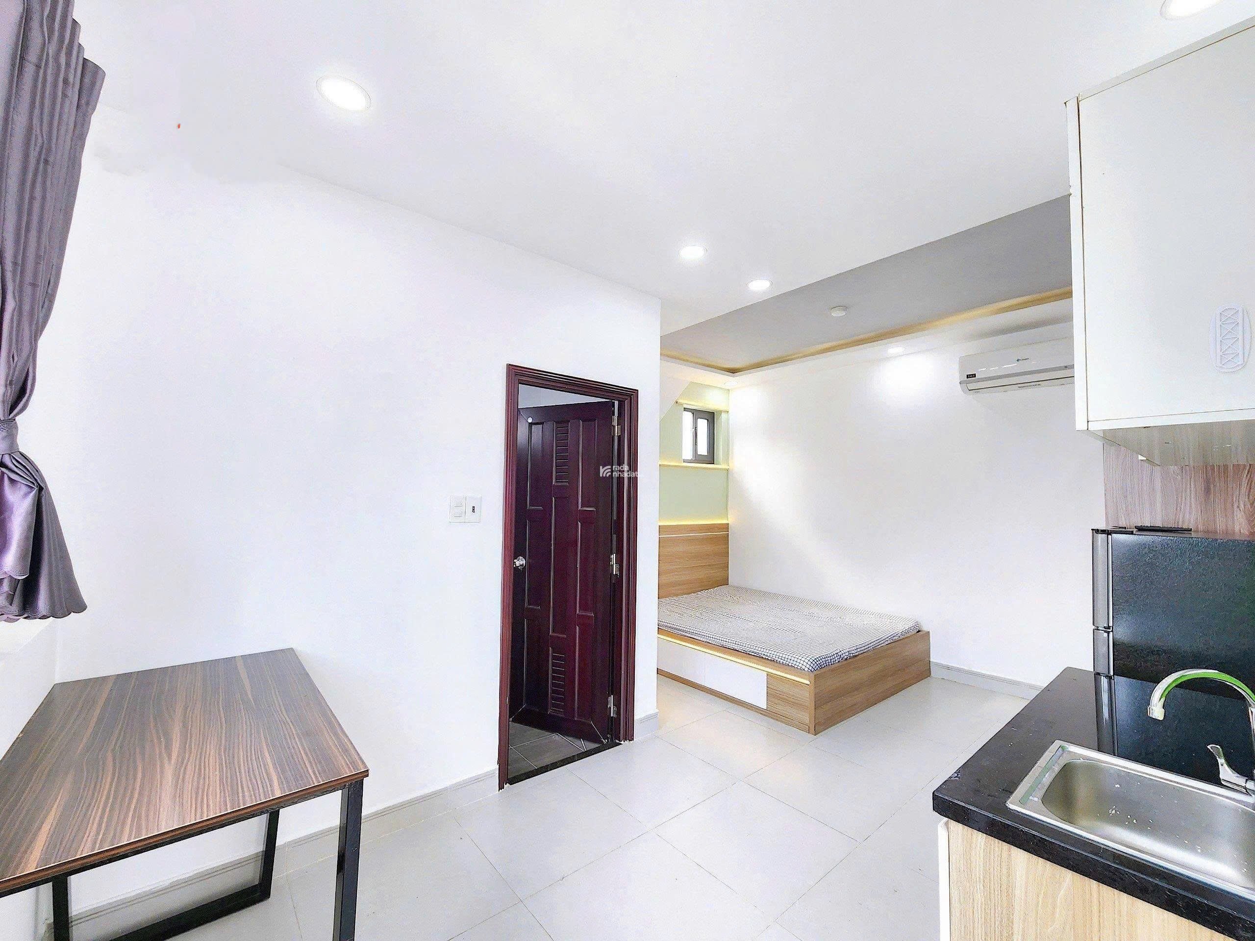 Căn Hộ Thoáng Quận 10 Gần Đại Học Bách Khoa, Vạn Hạnh Mall.