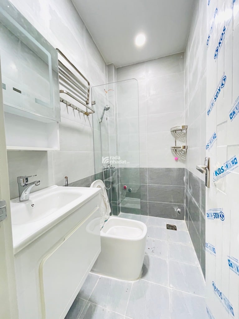 BÁN NHÀ MỚI XÂY CỰC ĐẸP 4 TẦNG, 6 PHÒNG NGỦ, QUANG TRUNG GÒ VẤP 8 TÝ 
