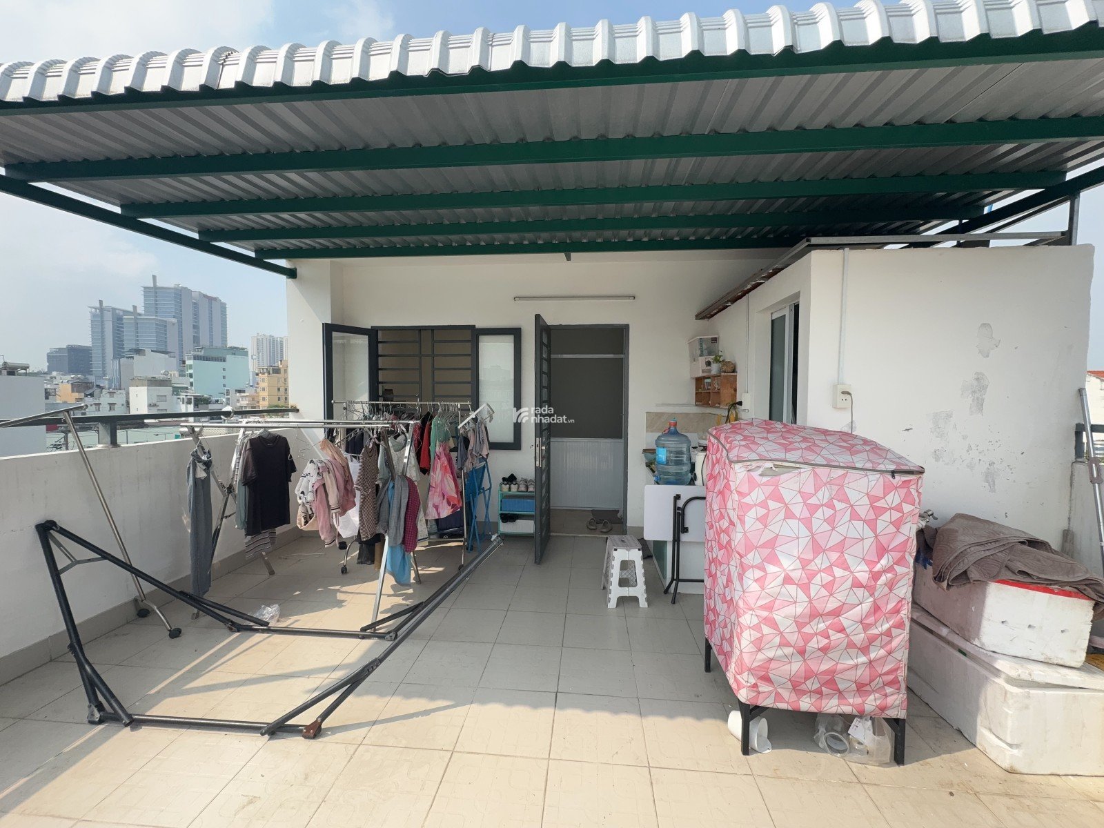 Bán nhà hẻm xe hơi, 4 lầu, mặt tiền lớn 5.6m, Trần Văn Đang, P9, Q3, dòng tiền 40tr/th, chỉ 9.9 tỷ 