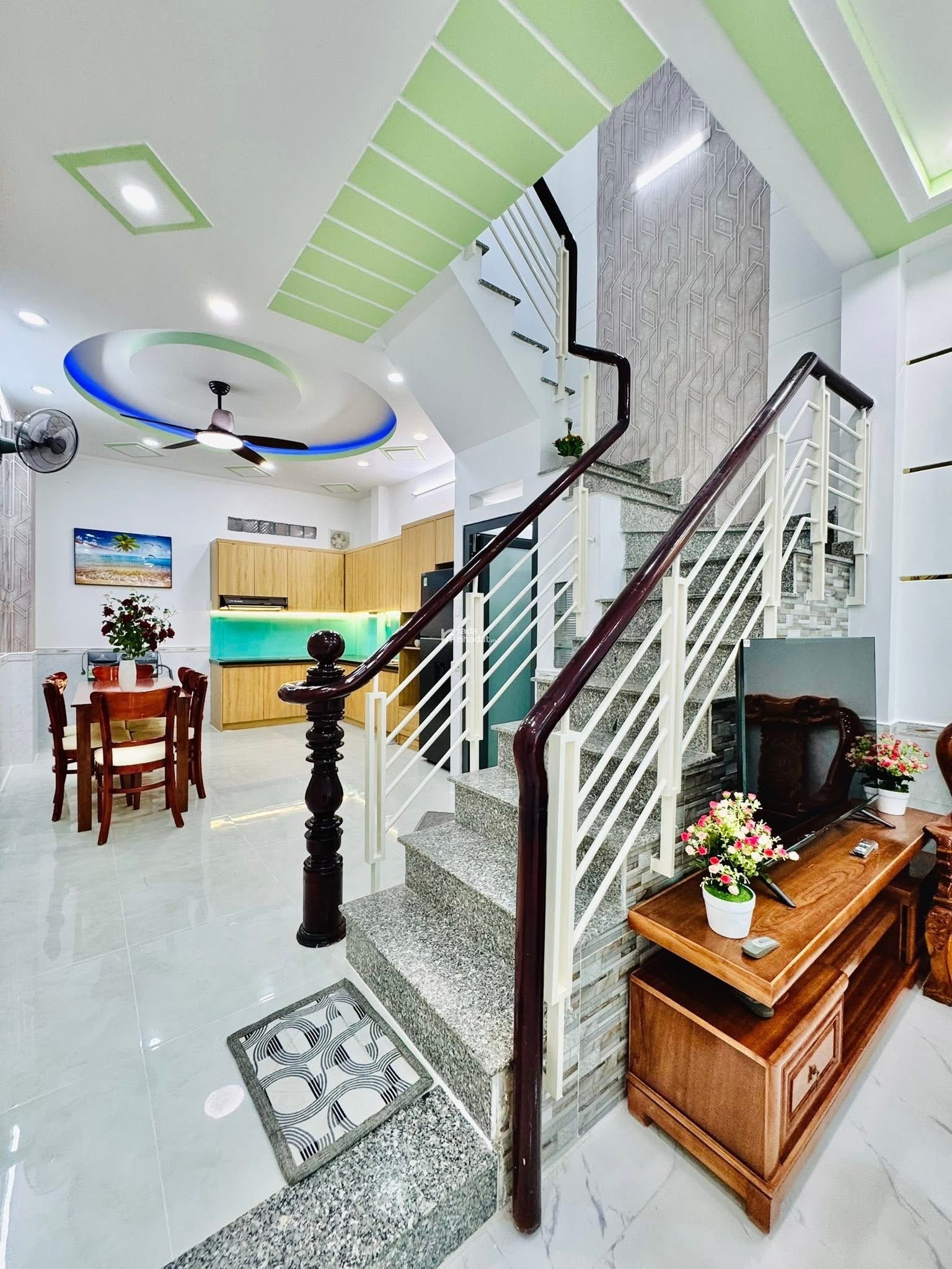 Cô Tư cần bán nhà 1/ Đường Cô Giang, Quận Phú Nhuận / 65.2m2 / Giá 3 Tỷ 620/ SHR chính chủ