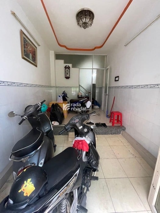 HẺM XE HƠI THÔNG TỨ TUNG - DÒNG TIỀN ỔN ĐỊNH - GẦN SÁT BẾN XE MIỀN ĐÔNG - 30M2 - NHỈNH 4 TỶ 