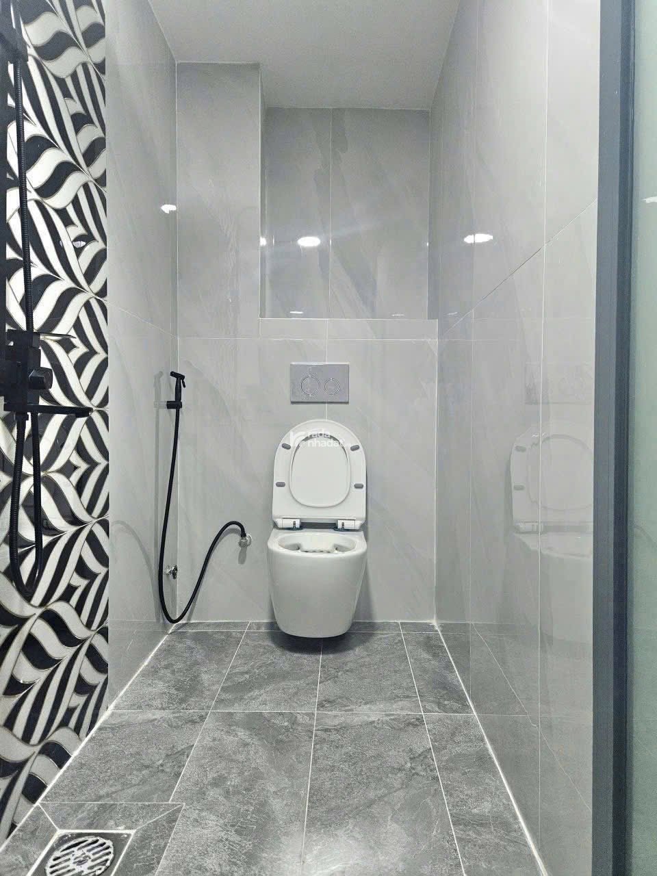 Chủ định cư cần bán gấp nhà hẻm 1 sẹc Nguyễn Trọng Tuyển, Phú Nhuận 40m2 giá 3 tỷ 350 TL