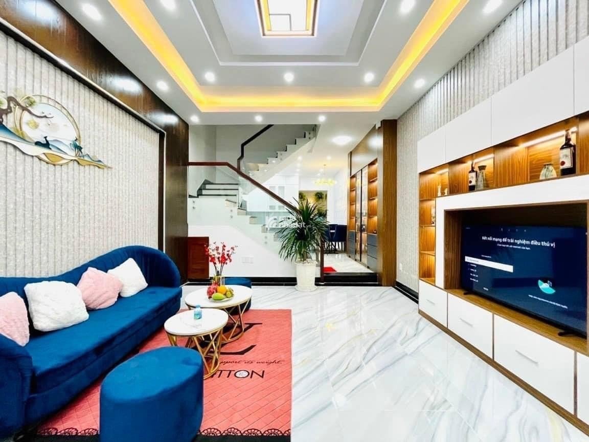 Nhà hẻm oto giá rẻ Nguyễn Tri Phương P5 Quận 10 giá 5tỷ350tr DT 67.9m2. Sổ riêng