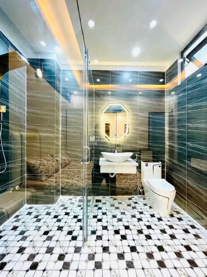 Nhà hẻm oto giá rẻ Nguyễn Tri Phương P5 Quận 10 giá 5tỷ350tr DT 67.9m2. Sổ riêng