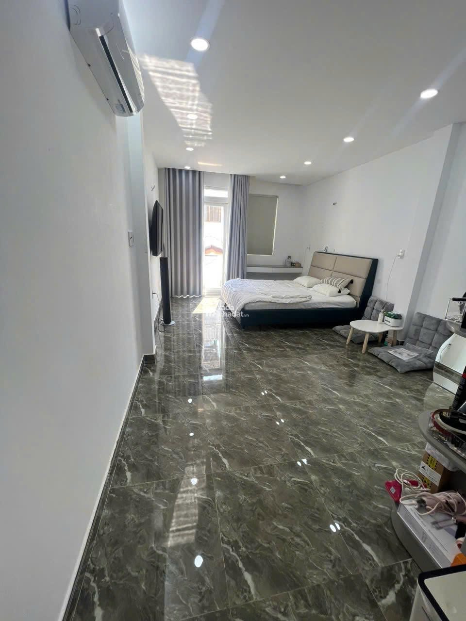 BÁN NHÀ 5 TẦNG - HẺM XE HƠI HAI BÀ TRƯNG, TÂN ĐỊNH, Q.1- DT: 4 x 17m - GIÁ 22 TỶ TL