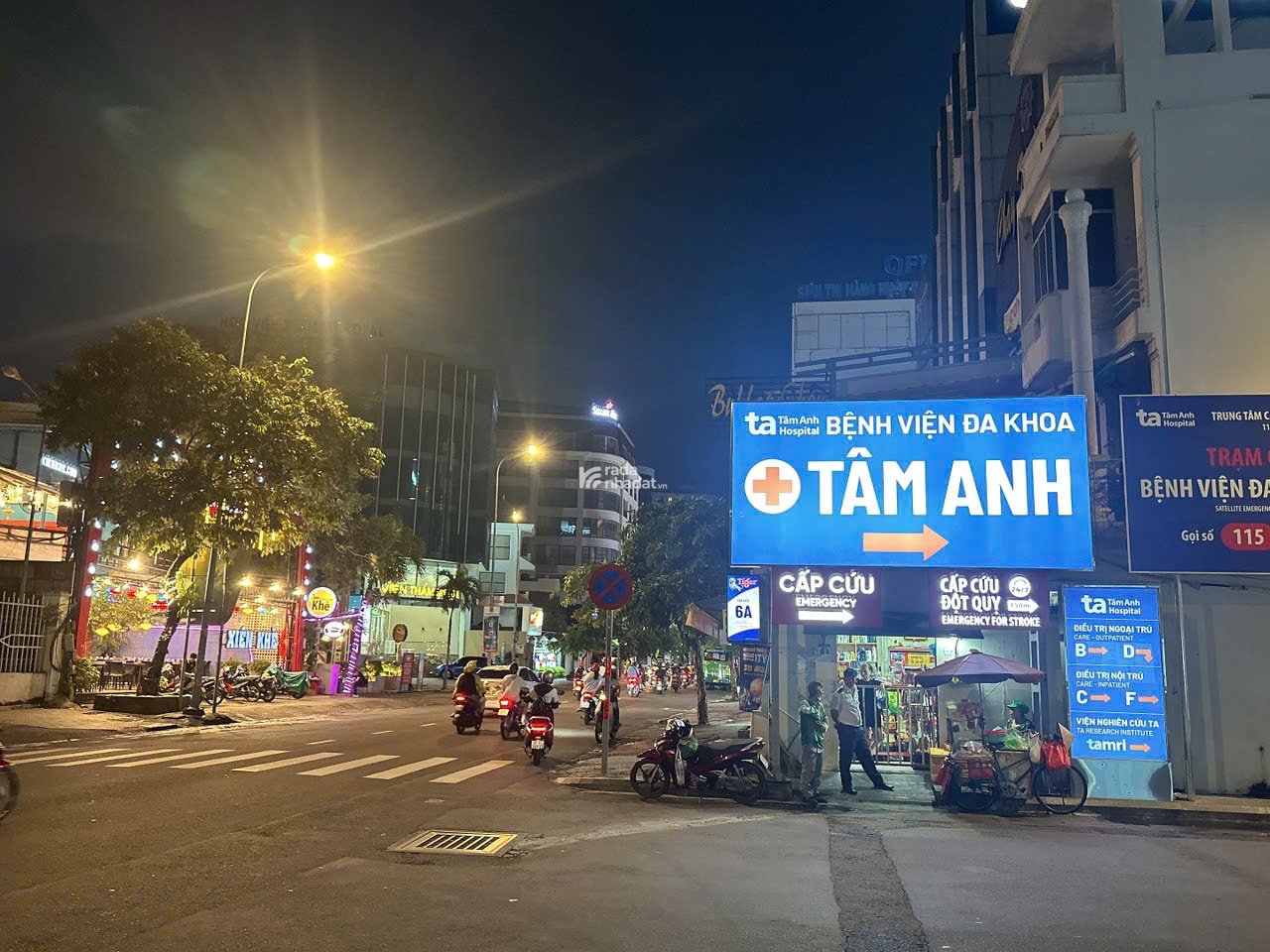 Bán nhà mặt tiền vị trí đẹp KD sầm uất Hoàng Văn Thụ TB 88m2 ngang 4.3m ngay ADORA 19 tỷ  