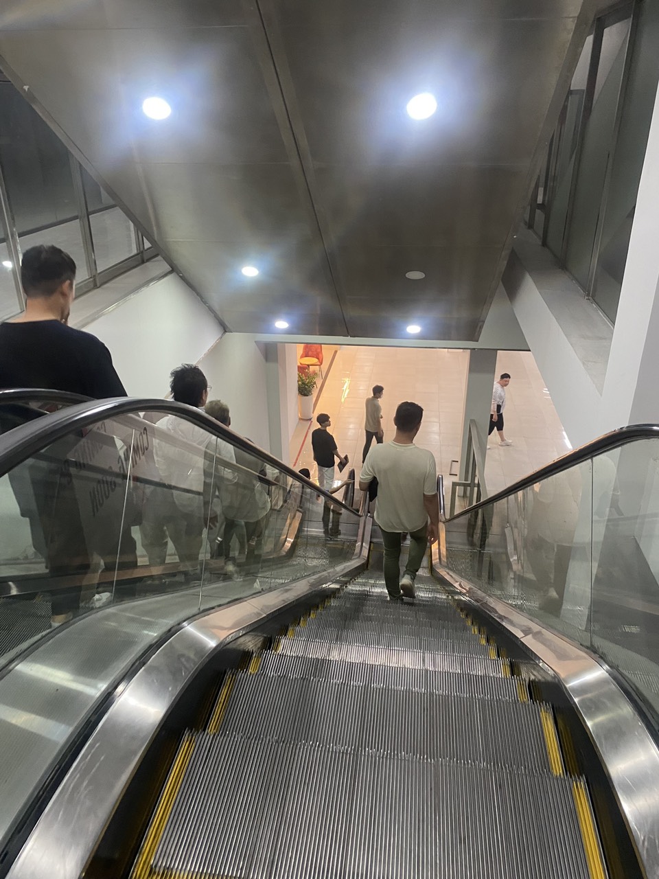 Cho thuê 500m2 sàn thương mại kinh doanh mọi mô hình tại tòa 229 Tây Sơn, Đống Đa, Hà Nội