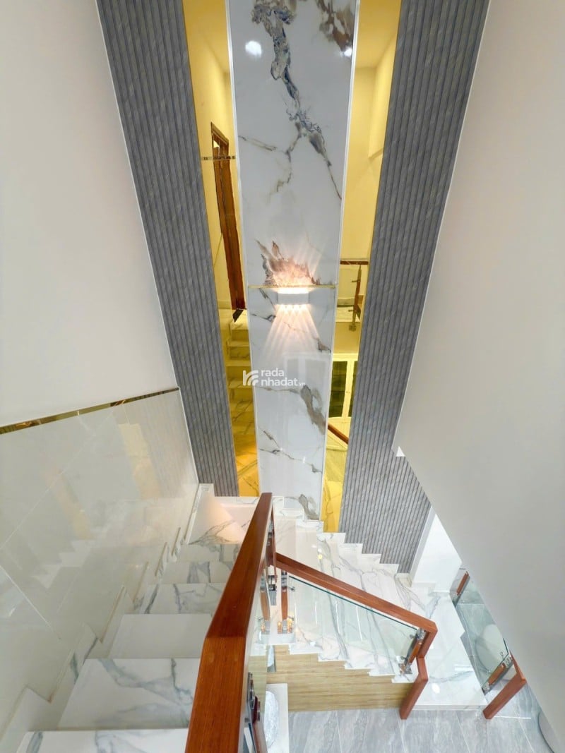 Chỉ 100m là ra chợ Lê Đình Cẩn - HXH đỗ cửa - 34m2 (3/3.5x11), 2 tầng mới 100% tặng full nội thất