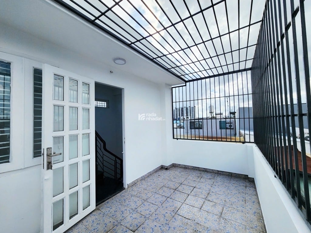 NHÀ NGAY TRẦN VĂN ƠN -PHƯỜNG TÂN SƠN NHÌ-5TẦNG ĐÚC BTCT