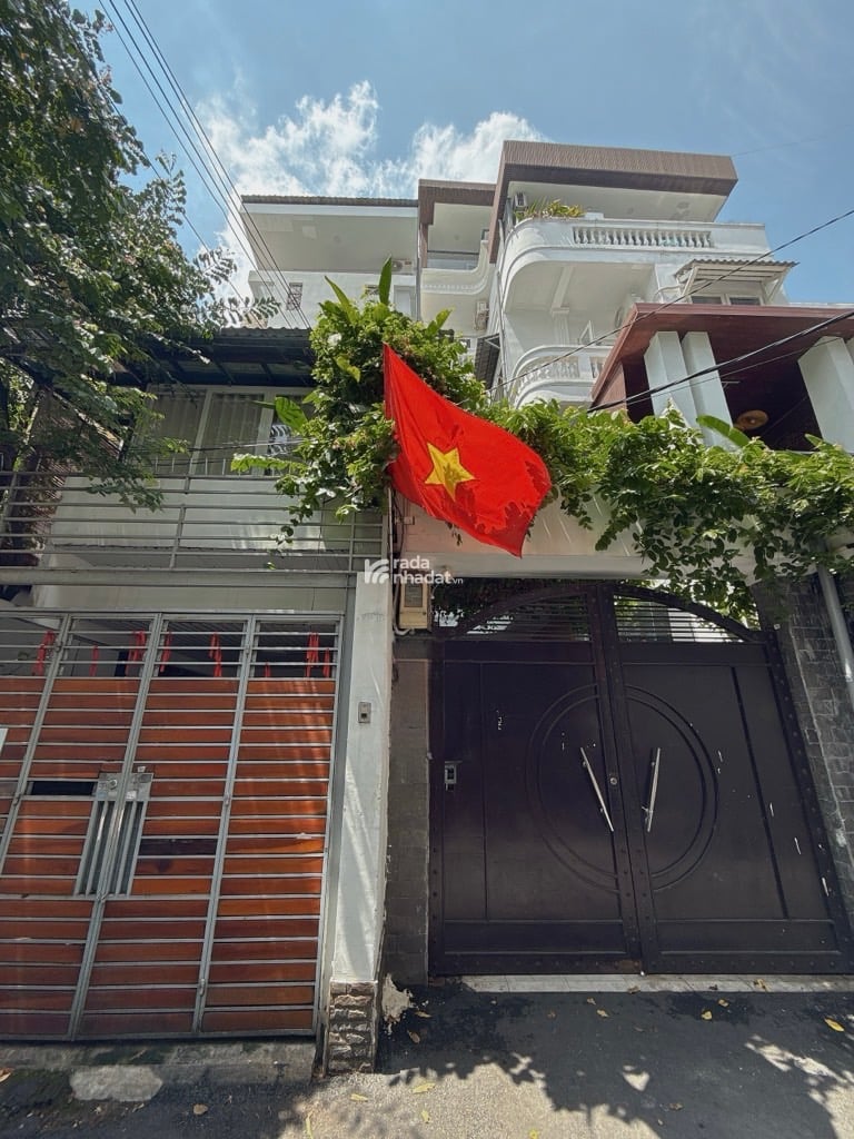 HẺM HƠI VÔ NHÀ - 5 TẦNG - KHU VIP CÁN BỘ PHÂN LÔ - TẶNG FULL NỘI THẤT - AN NINH - CHỈ HƠN