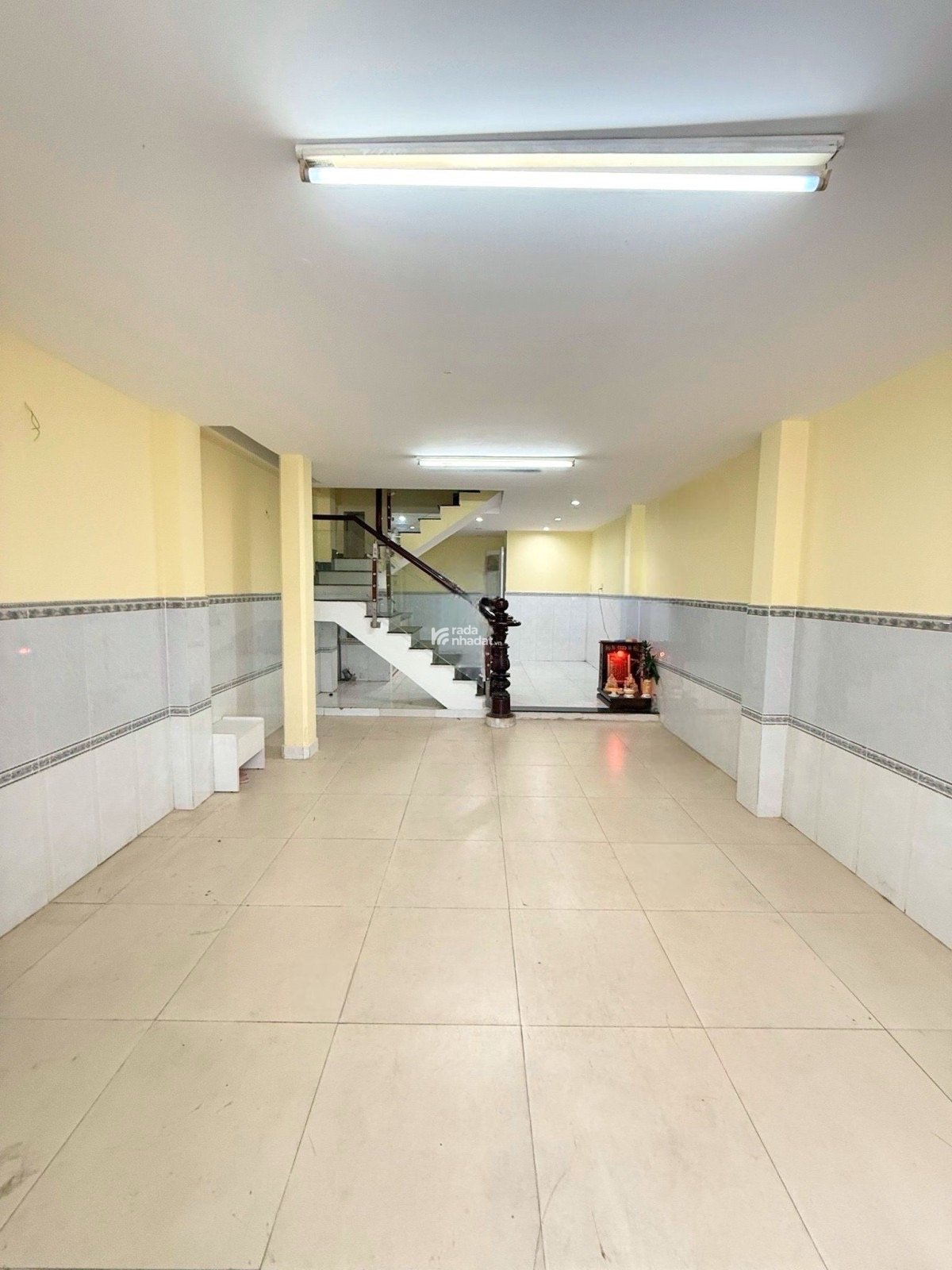 NHÀ NGAY SÂN BAY - THUẬN TIỆN DUY CHUYỂN - TIỆN ÍCH XUNG QUANH ĐẦY ĐỦ - SỔ RIÊNG HOÀN CÔNG