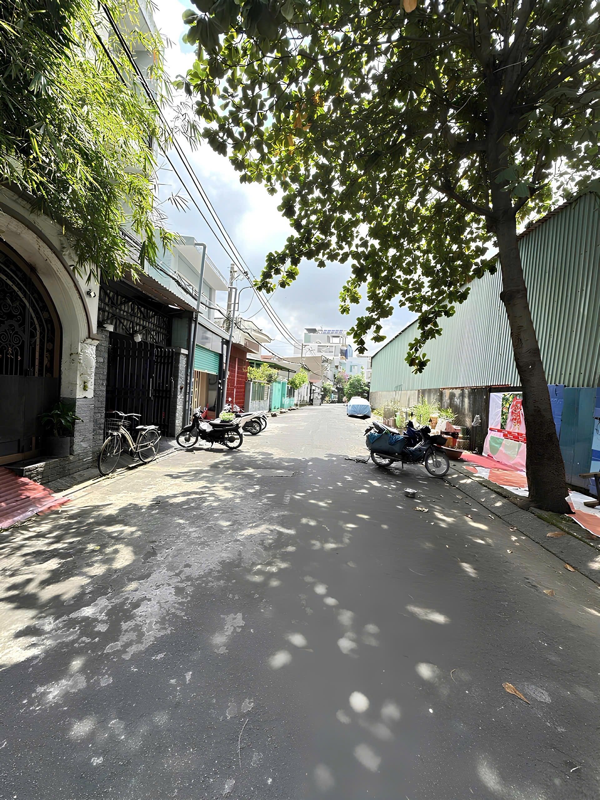 Đường Xe Hơi - DT: 4x15 (60m2) - Cạnh Đầm Sen - Nhà Đúc 4 Tầng - Chỉ 7tỷ xíu