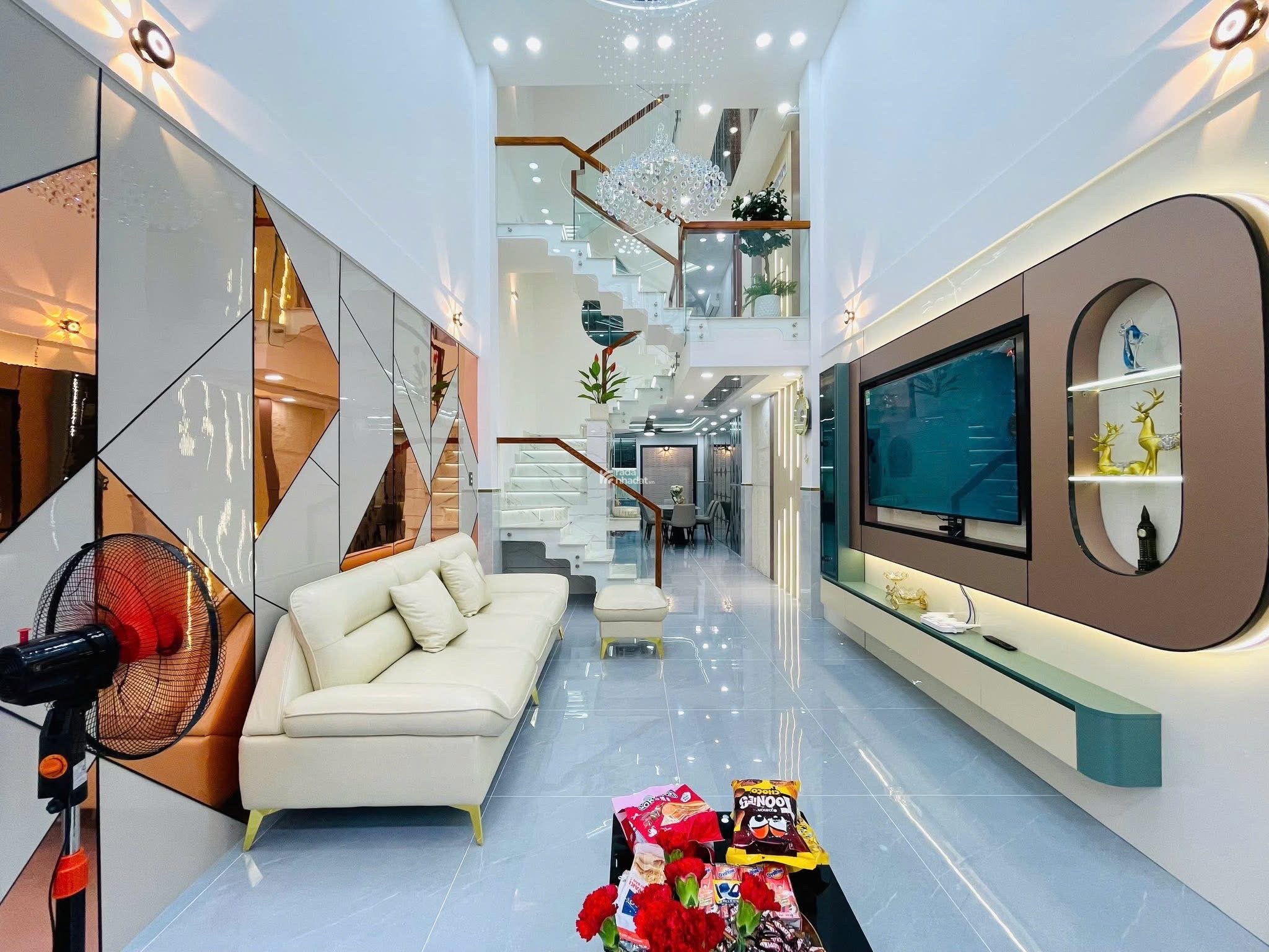 SIÊU PHẨM NHÀ ĐẸP TRUNG TÂM GÒ VẤP – FULL NỘI THẤT CAO CẤP – HẺM Ô TÔ 4M - CHỈ 7.65 TỶ TL