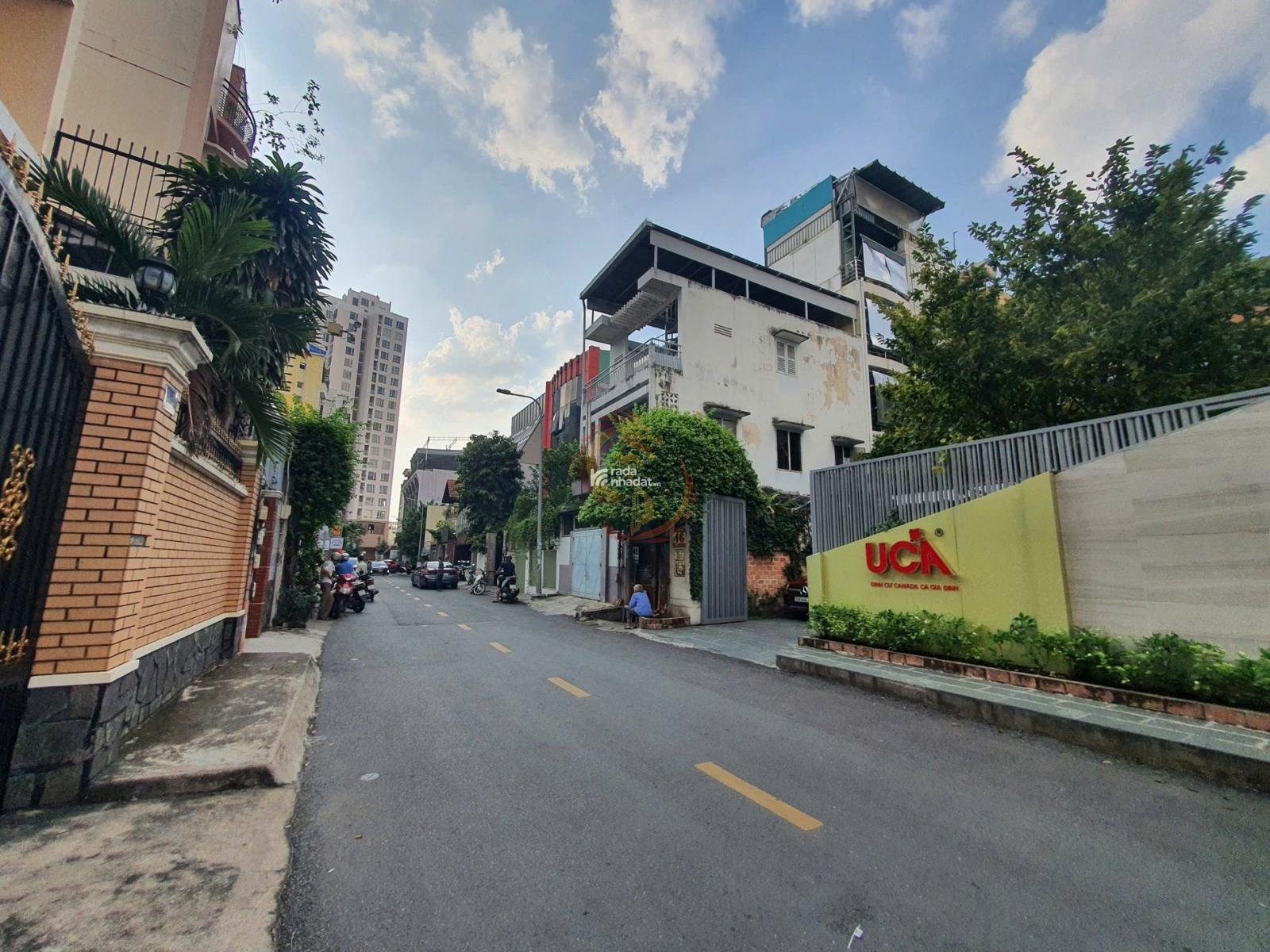 120 tỷ! Bán nhà phố góc 2MT Đ. Trần Đình Xu, Q.1 10x22m - 5 tầng.