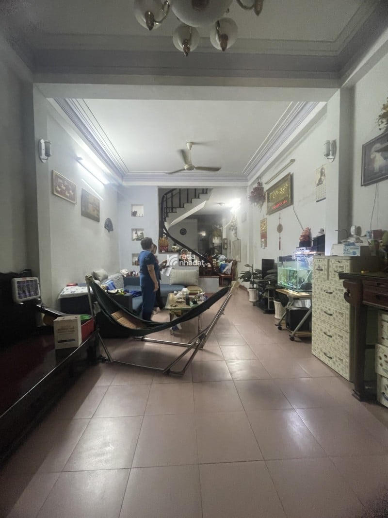 Bán nhà mặt tiền khu chợ Hiệp Tân-ngang 4m-sổ vuông-kinh doanh sầm uất-giá tốt