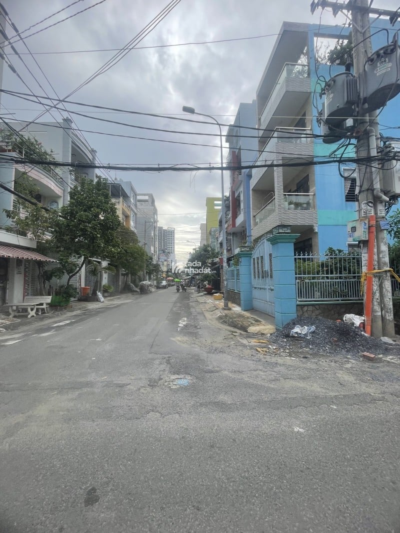 Bán nhà mặt tiền khu chợ Hiệp Tân-ngang 4m-sổ vuông-kinh doanh sầm uất-giá tốt