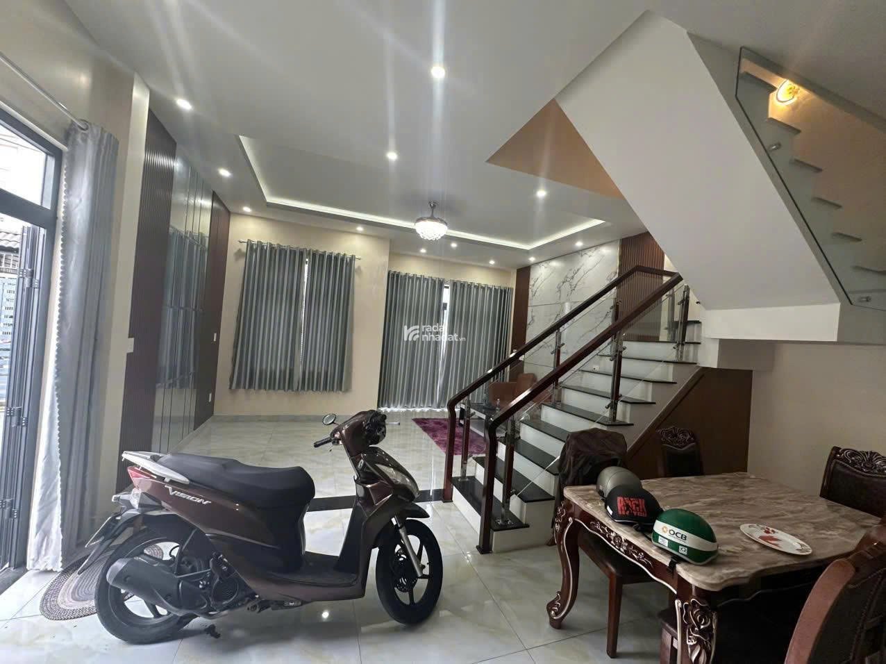 CHÍNH CHỦ BÁN GẤP NHÀ 3 TẦNG Ở TRUNG TÂM BÌNH DƯƠNG CHỈ 2,5TỶ