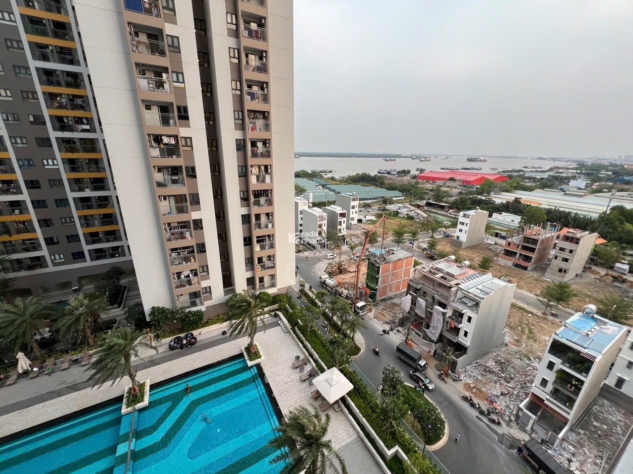 69m2 - Giá 3.85 tỷ có vay - Căn góc 2PN2WC full nội thất, Q7 Riverside