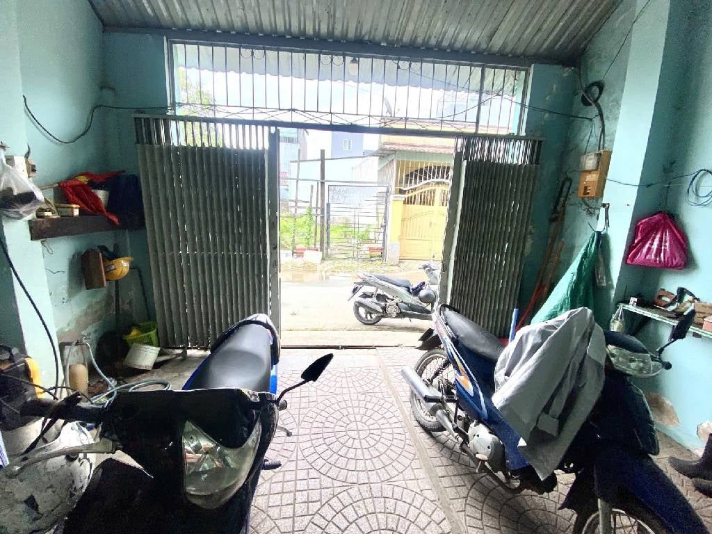 Nhà mặt tiền 2 tầng, 50m2 đường ô tô thông, 3 tỷ 7