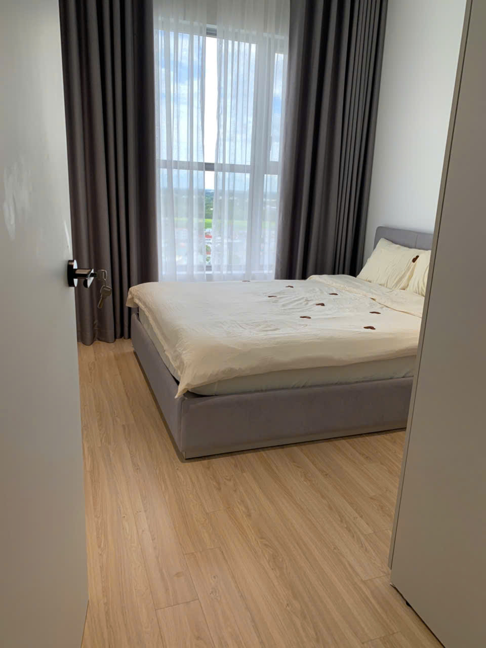 cho thuê căn hộ 3PN2WC - 28 triệu/tháng - Full NT Cao Cấp - Celesta Rise