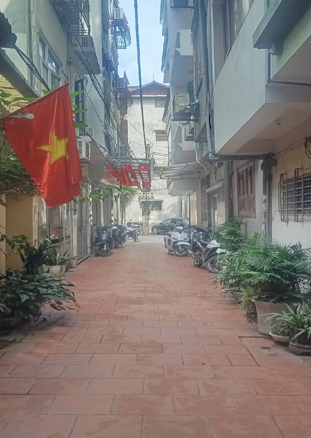 GÓC NHÀ NHỎ CHO ĐẠI GIA ĐÌNH - 36M2 - CẦU GIẤY - 5 TẦNG - 4 NGỦ - SỔ VUÔNG