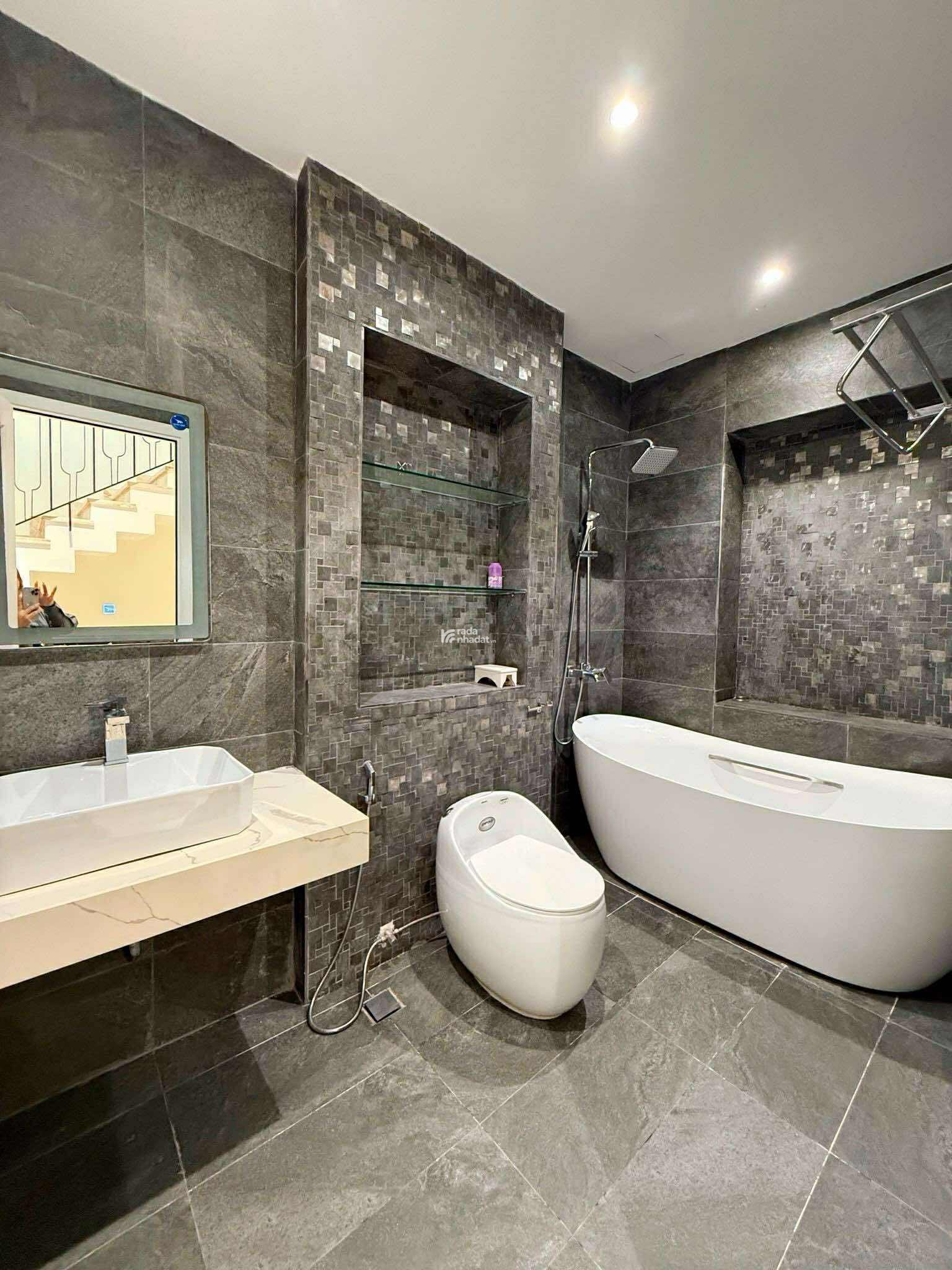 HÀNG HIẾM SƯ VẠN HẠNH - NHÀ 6 TẦNG 83m2 - THIỆN CHÍ BÁN GIẢM 3.1 TỶ