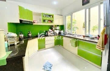 Bán nhà mặt tiền Tô Hiệu-ngang 4m-nhà mớinội thất xịn-kinh doanh sầm uất