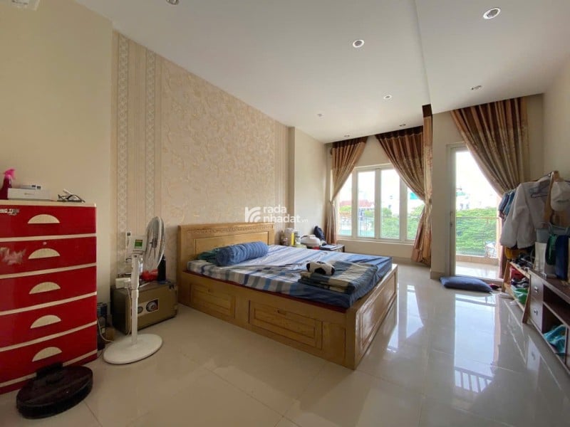 Bán nhà mặt tiền Tô Hiệu-ngang 4m-nhà mớinội thất xịn-kinh doanh sầm uất