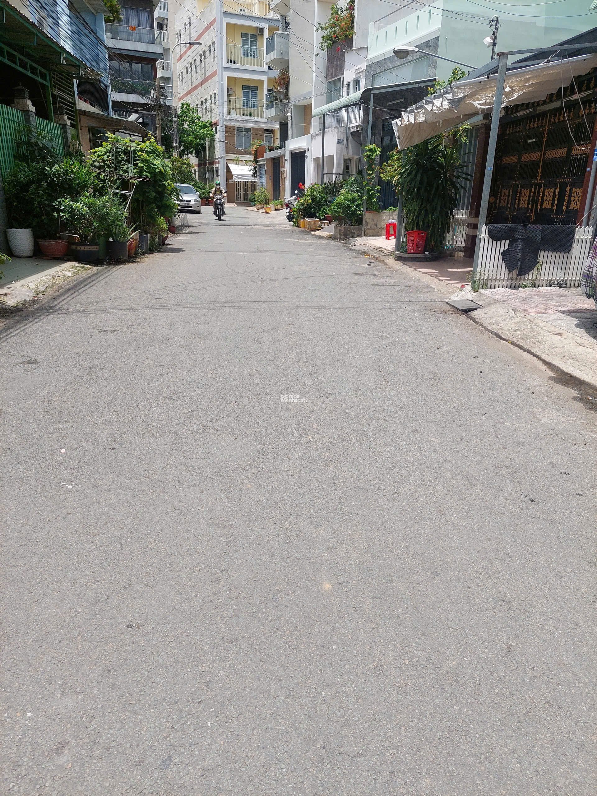 Bán nhà Nguyễn Tư Nghiêm Bình trưng tây 100m, 5 tầng khu vip