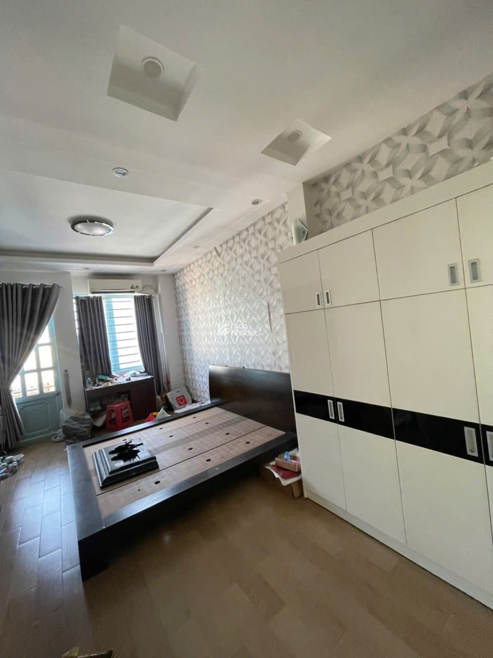 Bán Nhà 4 Tầng Hẻm 6m Gần Đầm Sen - Có Hợp Đồng Thuê Trạm Sóng 15tr/Tháng -Giá Chỉ 8.5 Tỷ!