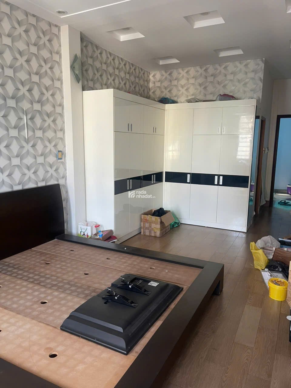 Bán Nhà 4 Tầng Hẻm 6m Gần Đầm Sen - Có Hợp Đồng Thuê Trạm Sóng 15tr/Tháng -Giá Chỉ 8.5 Tỷ!
