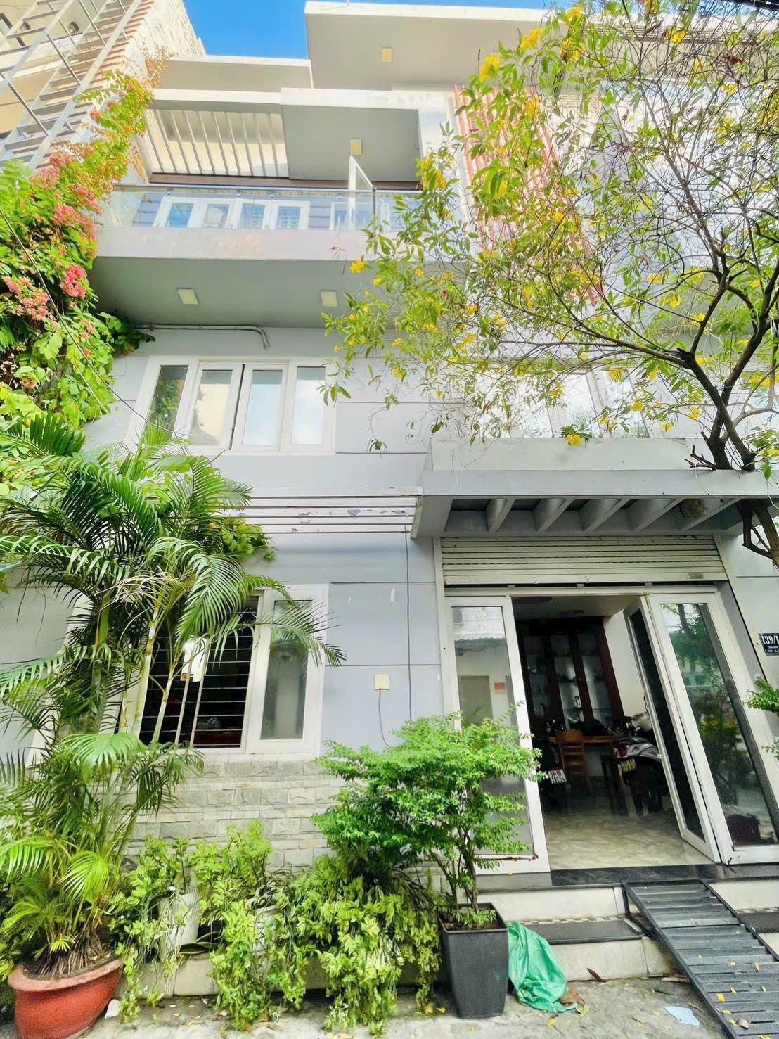 HXH 8m đường Tân Sơn Nhì, 54m2 nở hậu 5.5m, 4 tầng, 5PN, đẹp lung linh