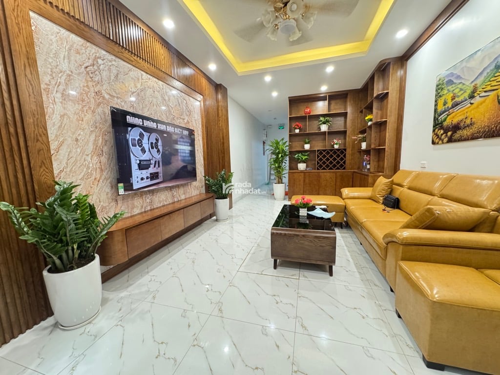  PHÂN LÔ - 7 TẦNG THANG MÁY - 10.8 TỶ - MẶT NGÕ GẦN PHỐ - GẦN HOÀNG QUỐC VIỆT