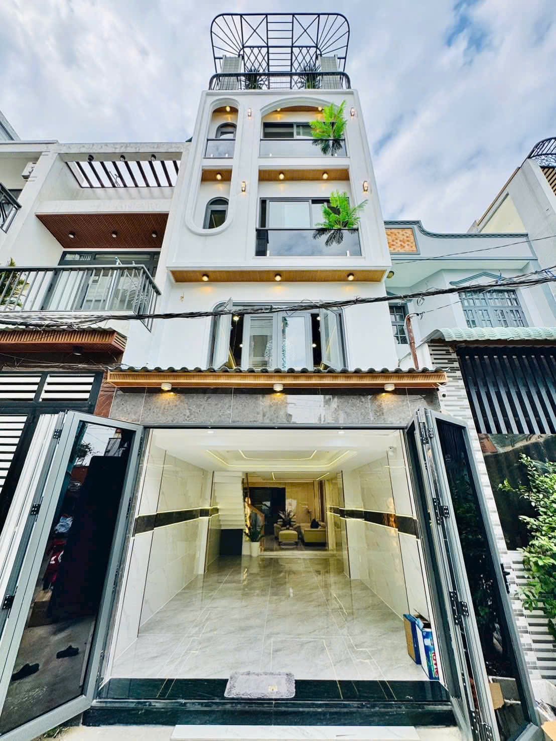 Siêu phẩm nhà đẹp 52m2 đường Lê Lai, P3, Gò Vấp. Xây 4 tầng, hẻm 5m , sổ sẵn