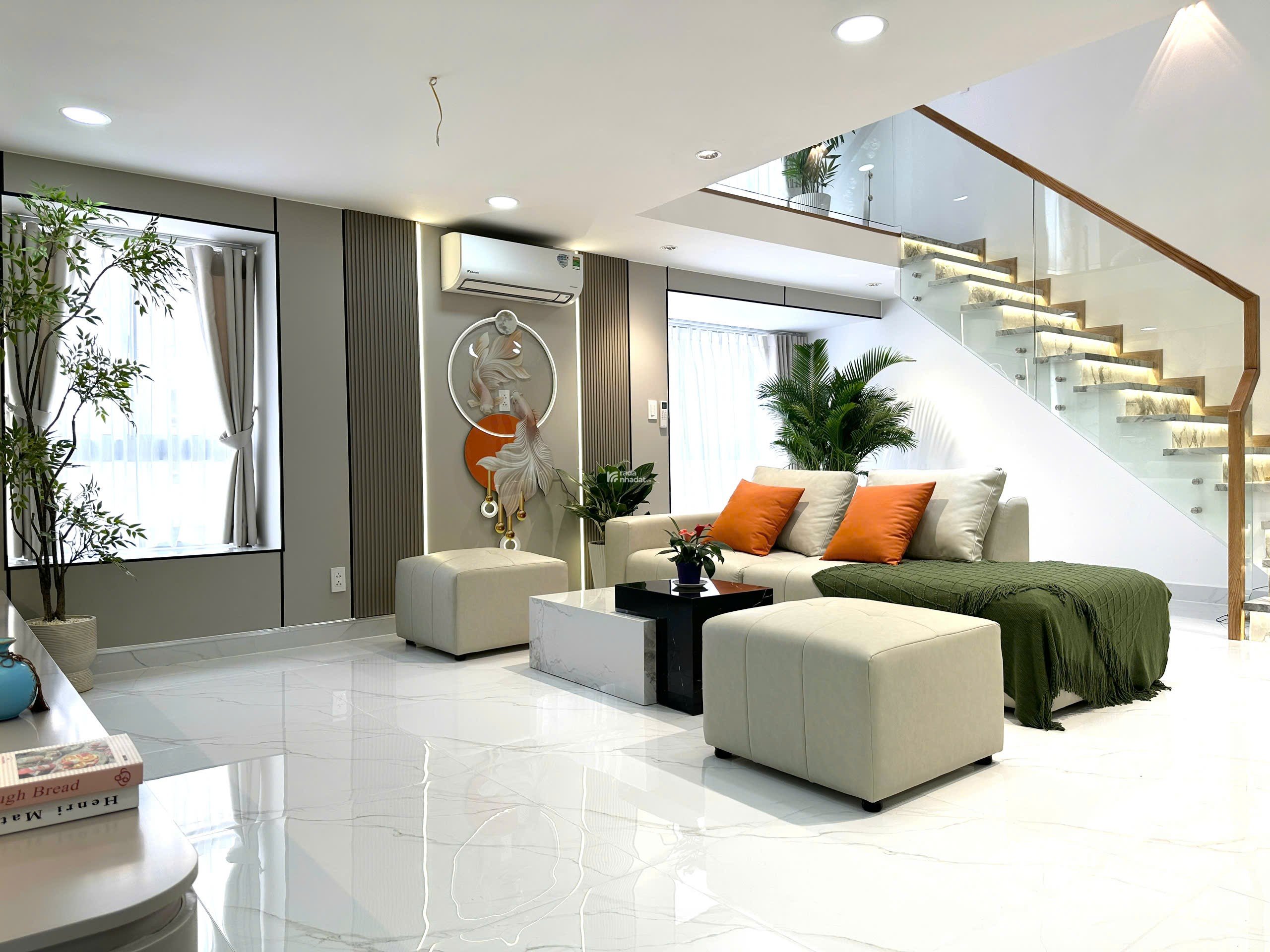 Bán nhanh căn hộ duplex sky garden 1, PMH, Q7, DT 141m2, tk 5PN nhà mới đẹp, giá chỉ 8,9 tỷ 